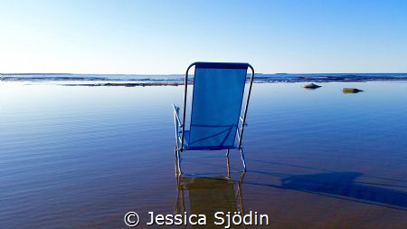 I wanted to dip my toes in the calm water this beautiful ... by Jessica Sjödin 