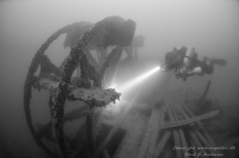 Old paddle steamer, went down in 1882 so the wreck is 135... by Rene B. Andersen 