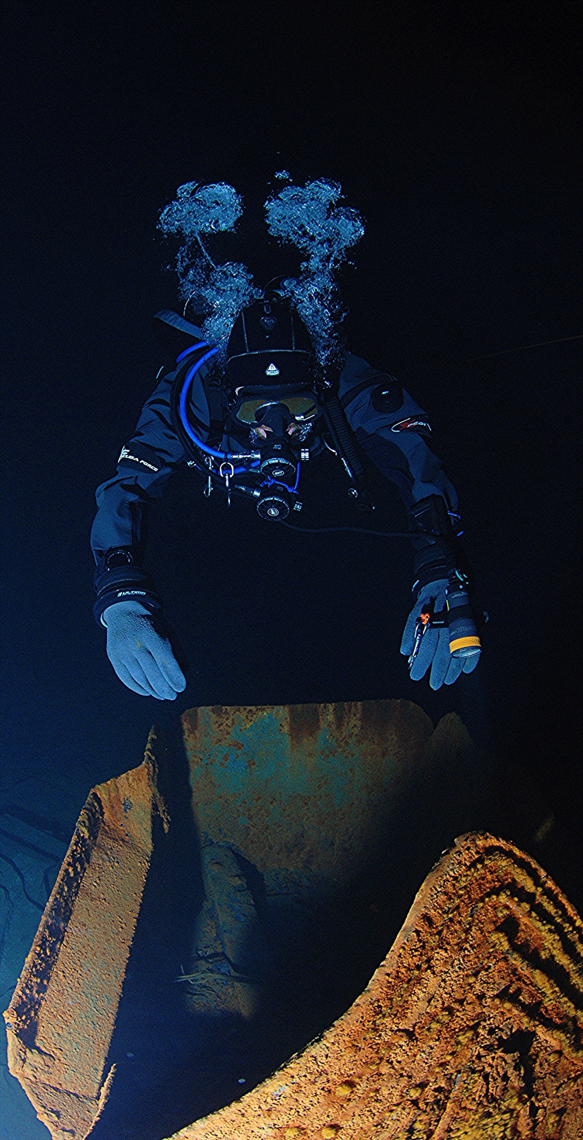 Diver in the slate Mine Nuttlar by Andy Kutsch 