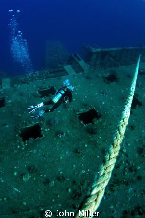 Salem Express & Diver, Canon 40D and Tokina 17-40mm. by John Miller 