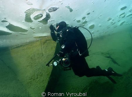 Under the ice.
The exhaled air under the ice, we were in... by Roman Vyroubal 